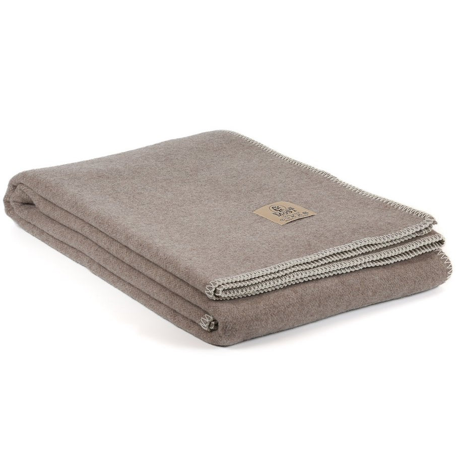 Zachte deken van kasjmier en merinowol LUMA SOFT single-bruin MoST Blankets
