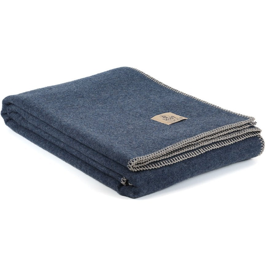 Zachte deken van kasjmier en merinowol LUMA SOFT single-donkerblauw MoST Blankets