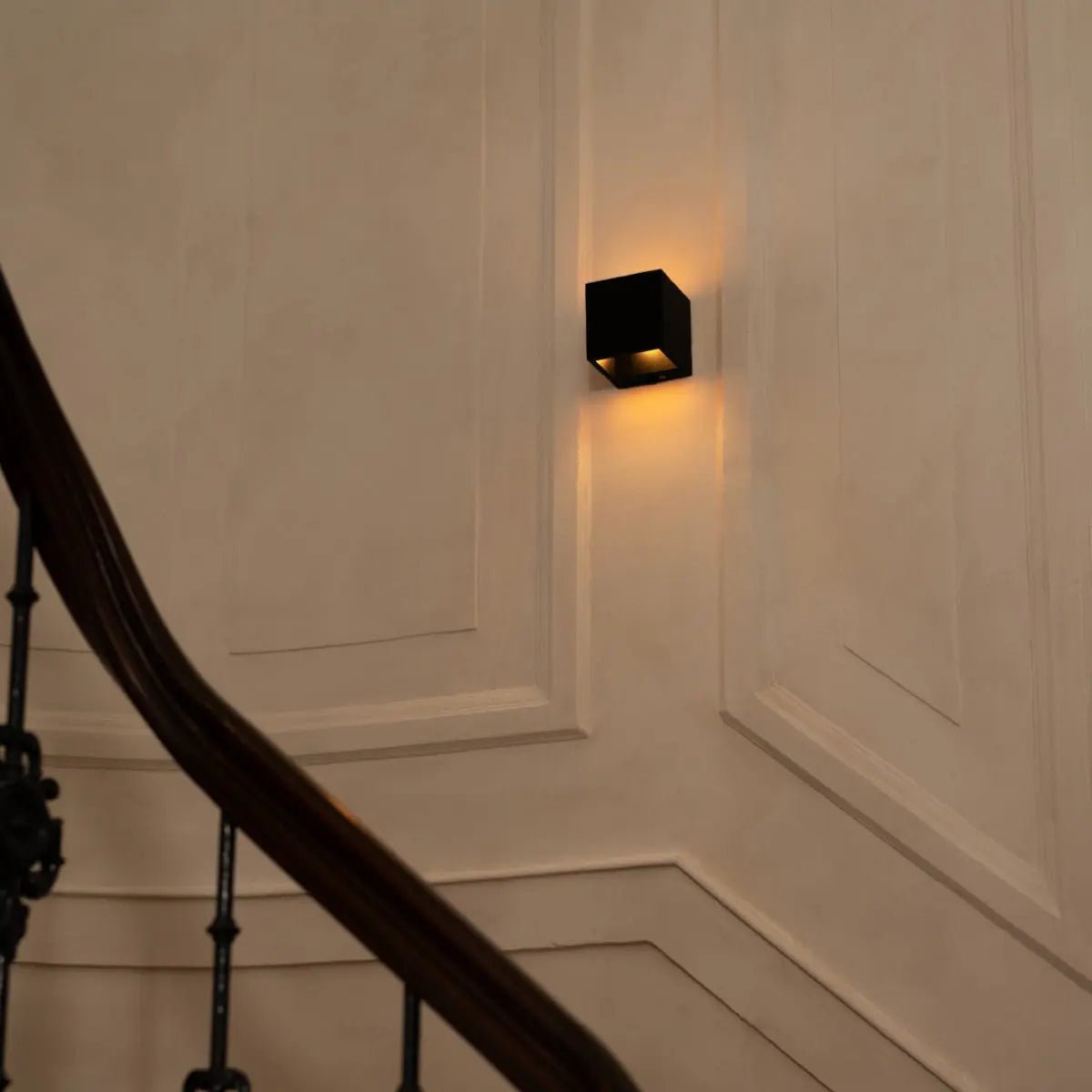 Zandzwarte vierkante wandlamp | Oplaadbare, dimbare en draadloze verlichting Tavellio - Amsterdam