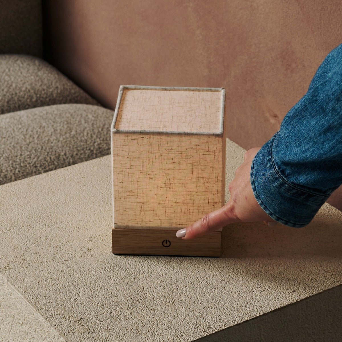 Zano lichtbruine draadloze lamp met hout en linnen - stemmingsverlichting, LED -tafellamp met batterij Tavellio - Amsterdam