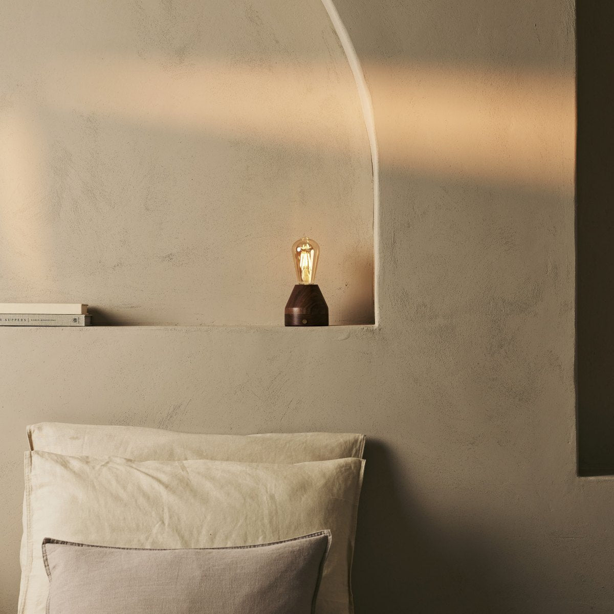 ZAVI WALNAUT Oplaadbare LED-tafellamp-Draadloos, dimpelbare, 100-uur batterij Tavellio - Amsterdam