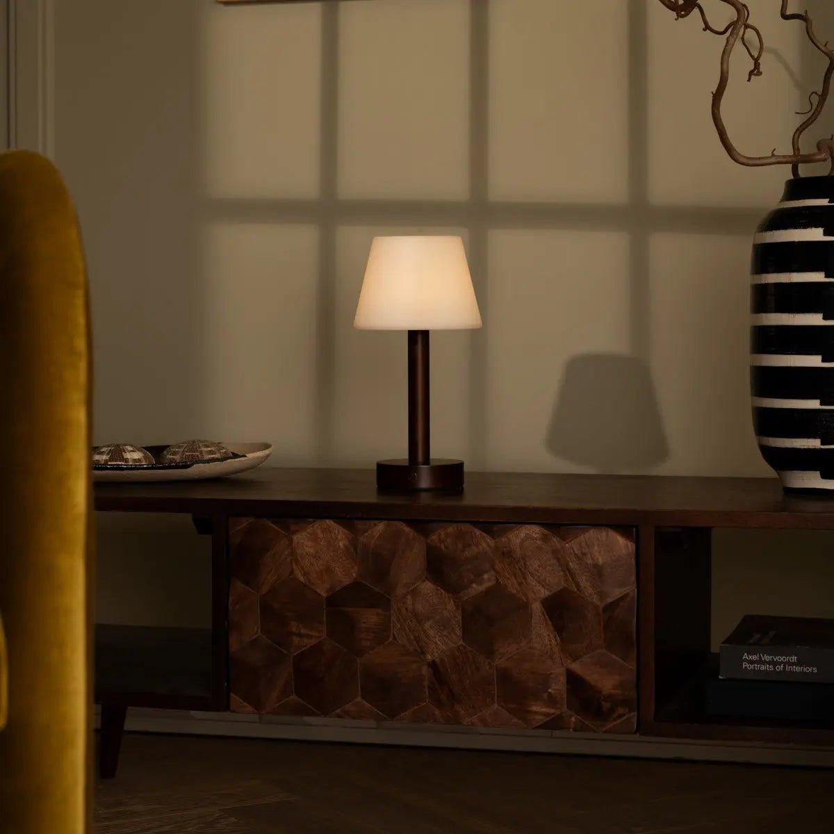 Zoë Donkerbruine Houten Oplaadbare Tafellamp | Dimbaar, USB-C, batterijduur van 80 uur Tavellio - Amsterdam